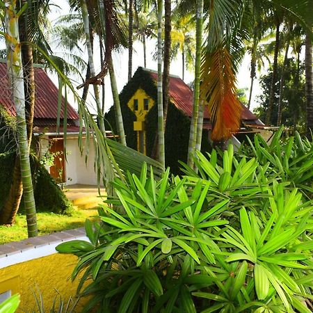 Anandvan Holiday Homes, Wai Екстериор снимка