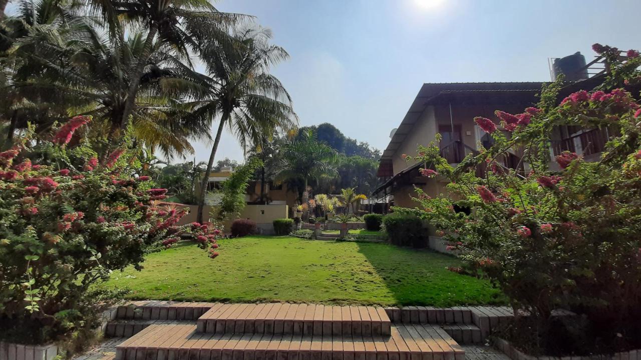 Anandvan Holiday Homes, Wai Екстериор снимка