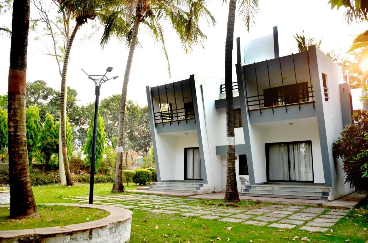 Anandvan Holiday Homes, Wai Екстериор снимка