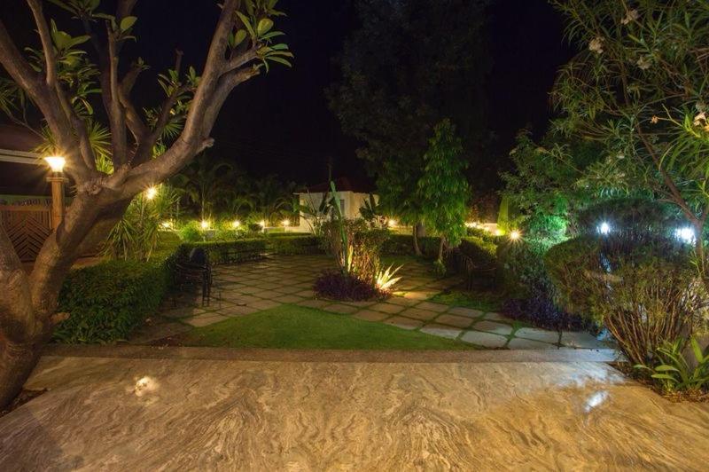 Anandvan Holiday Homes, Wai Екстериор снимка