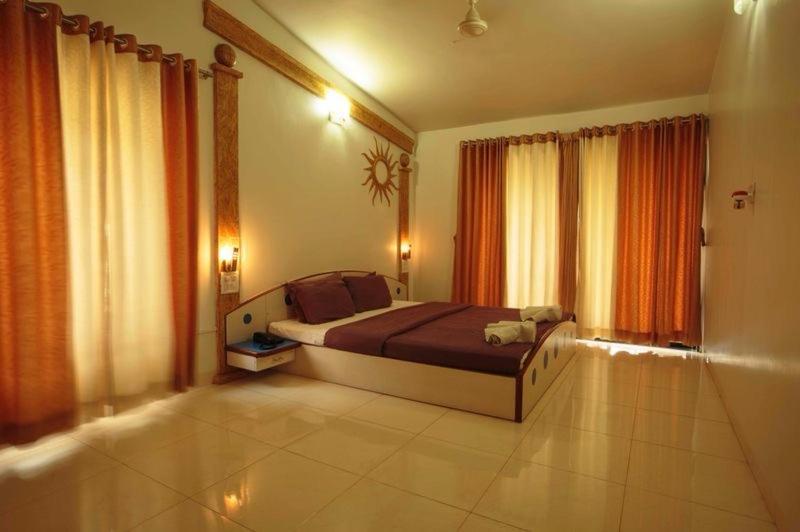 Anandvan Holiday Homes, Wai Екстериор снимка
